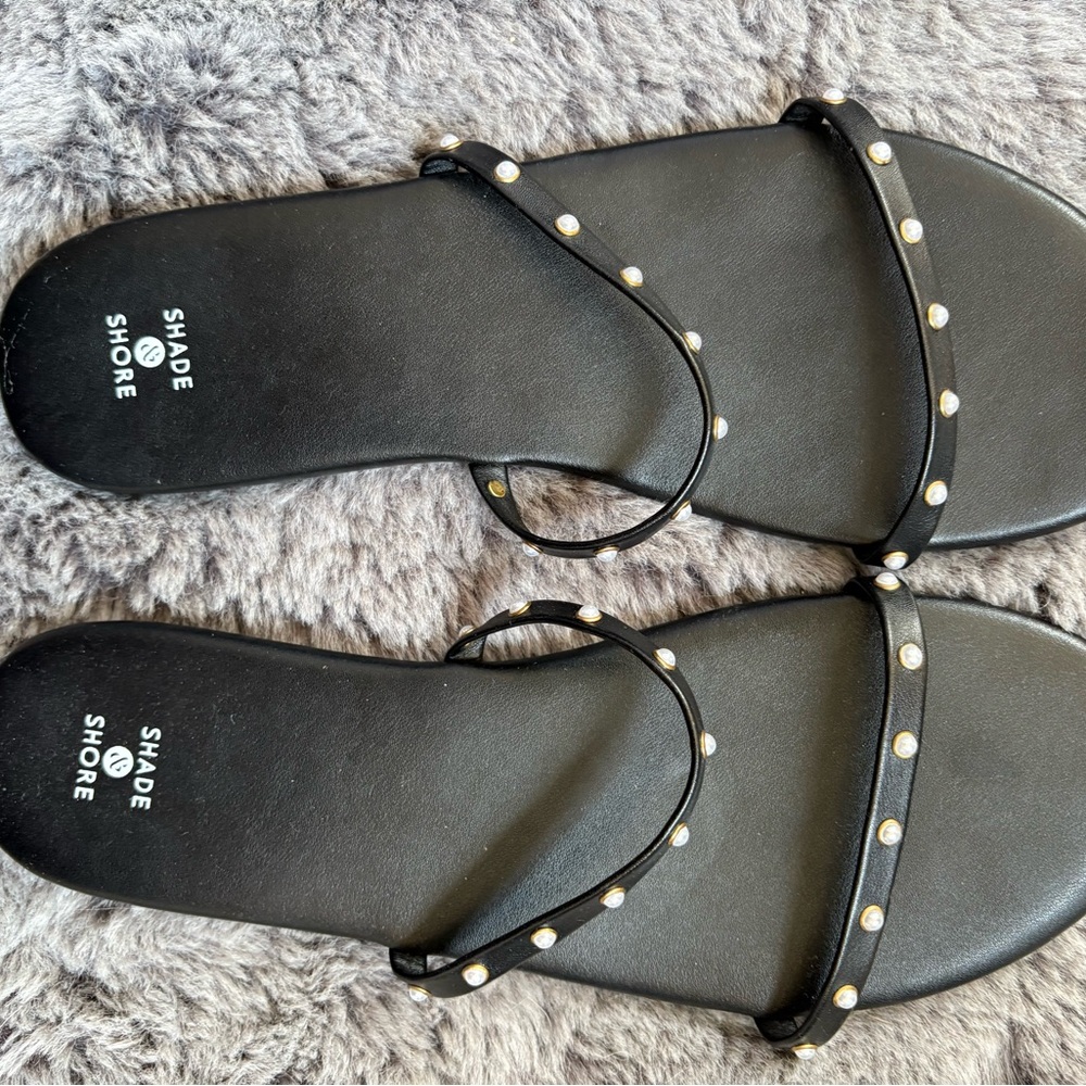 *NEW* Shade & Shore Black Sandals with Stud Accents